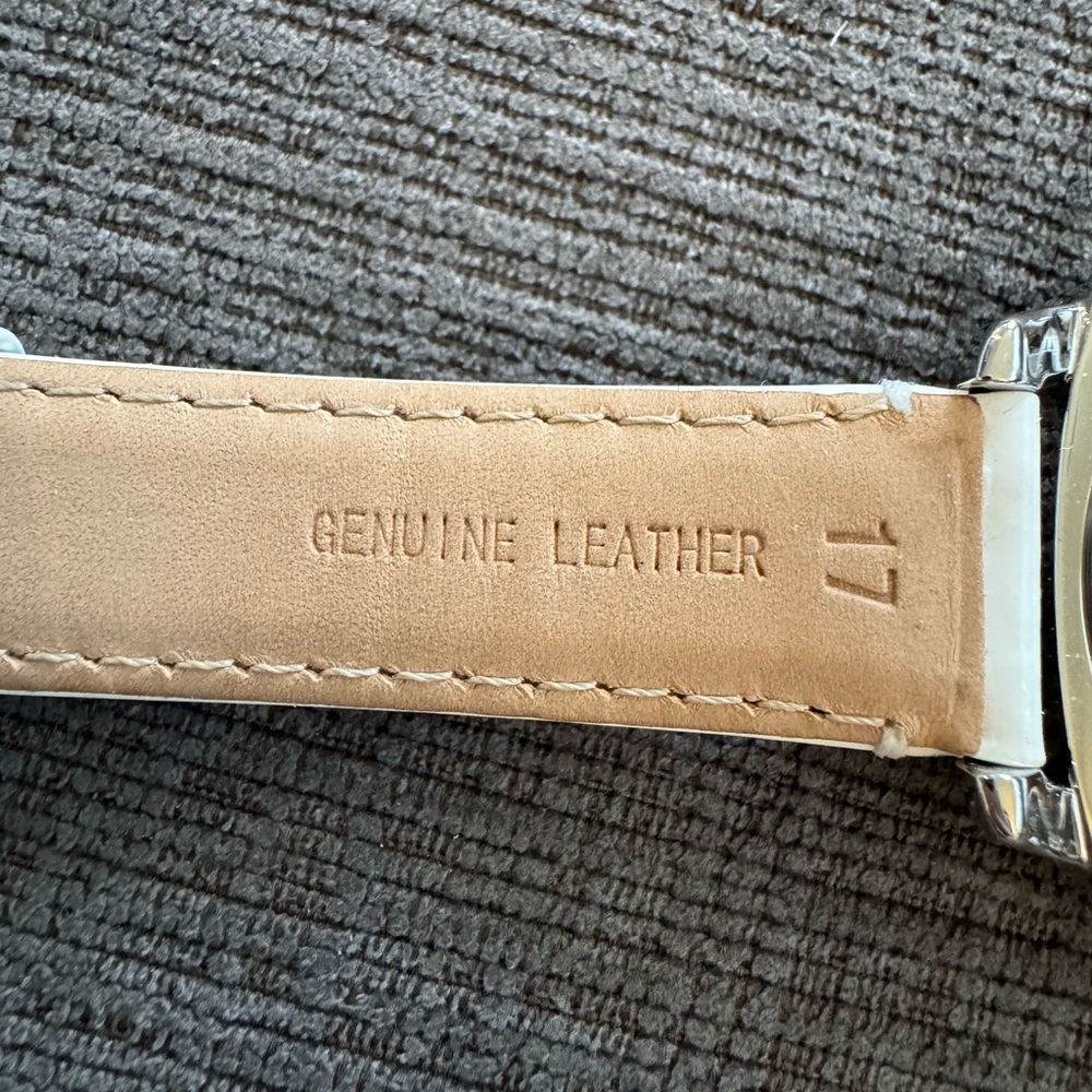 Coach White Leather Strap Women's Watch with Crystal Accents - Picture 4 of 7